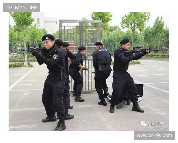 全面提升竞技水平的黑色套装足球训练系统化高效实战教学指南秘籍